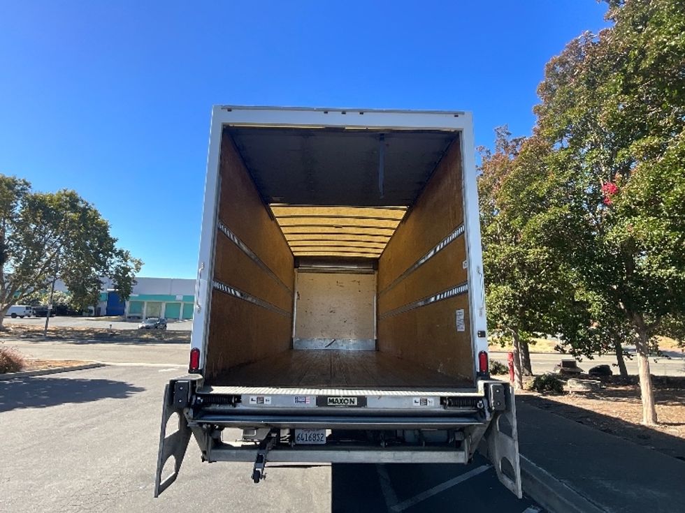 Medium Duty Box Truck-Light and Medium Duty Trucks-International-2020-MV607-West Sacramento-CA-209,319\n\t\tmiles-$ 47,250 - Image 8