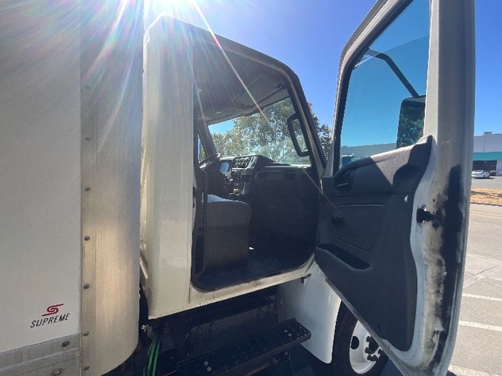 Medium Duty Box Truck-Light and Medium Duty Trucks-International-2020-MV607-West Sacramento-CA-209,319\n\t\tmiles-$ 47,250 - Image 20