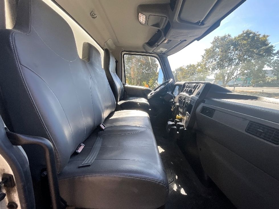 Medium Duty Box Truck-Light and Medium Duty Trucks-International-2020-MV607-West Sacramento-CA-209,319\n\t\tmiles-$ 47,250 - Image 22