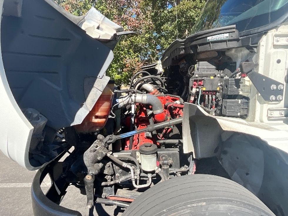 Medium Duty Box Truck-Light and Medium Duty Trucks-International-2020-MV607-West Sacramento-CA-209,319\n\t\tmiles-$ 47,250 - Image 24