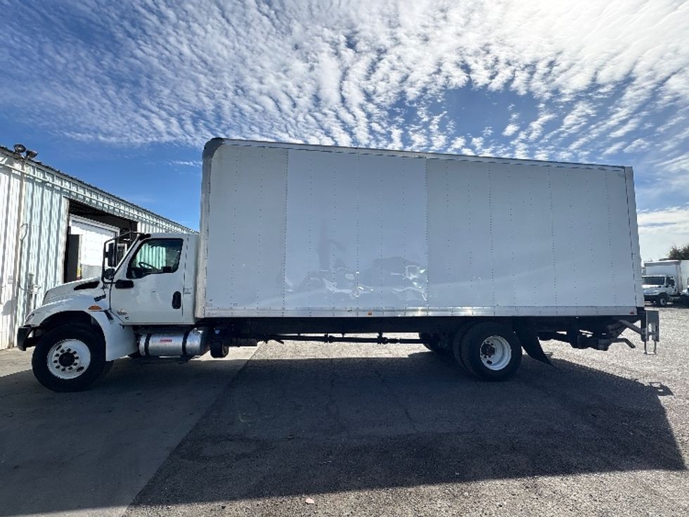 Medium Duty Box Truck-Light and Medium Duty Trucks-International-2020-MV607-West Sacramento-CA-213,908\n\t\tmiles-$ 47,250 - Image 4