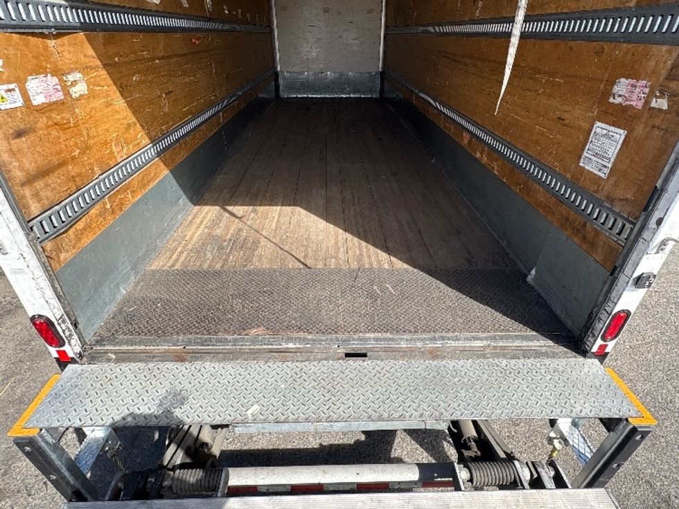 Medium Duty Box Truck-Light and Medium Duty Trucks-International-2020-MV607-West Sacramento-CA-213,908\n\t\tmiles-$ 47,250 - Image 10