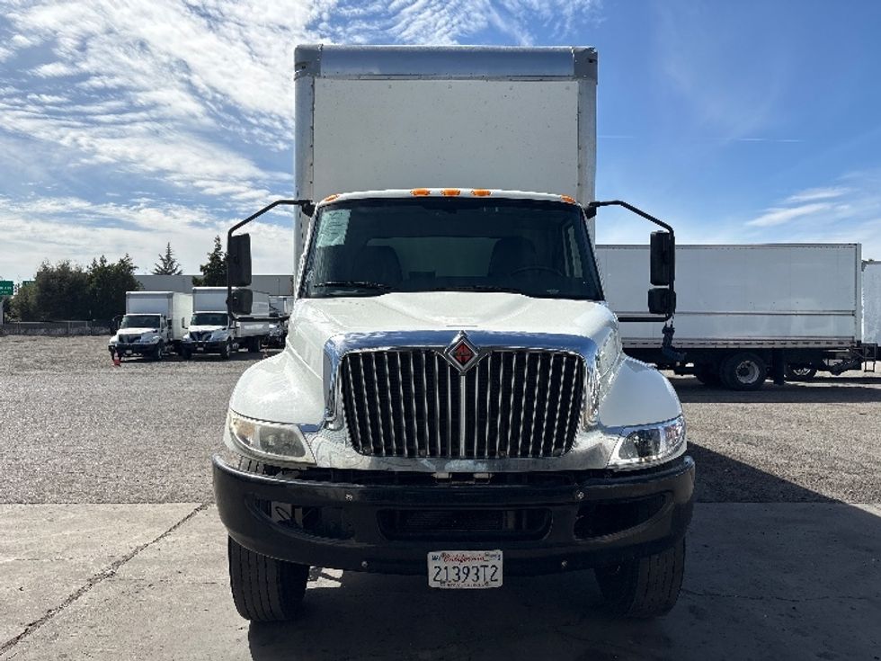 Medium Duty Box Truck-Light and Medium Duty Trucks-International-2020-MV607-West Sacramento-CA-213,908\n\t\tmiles-$ 47,250 - Image 2