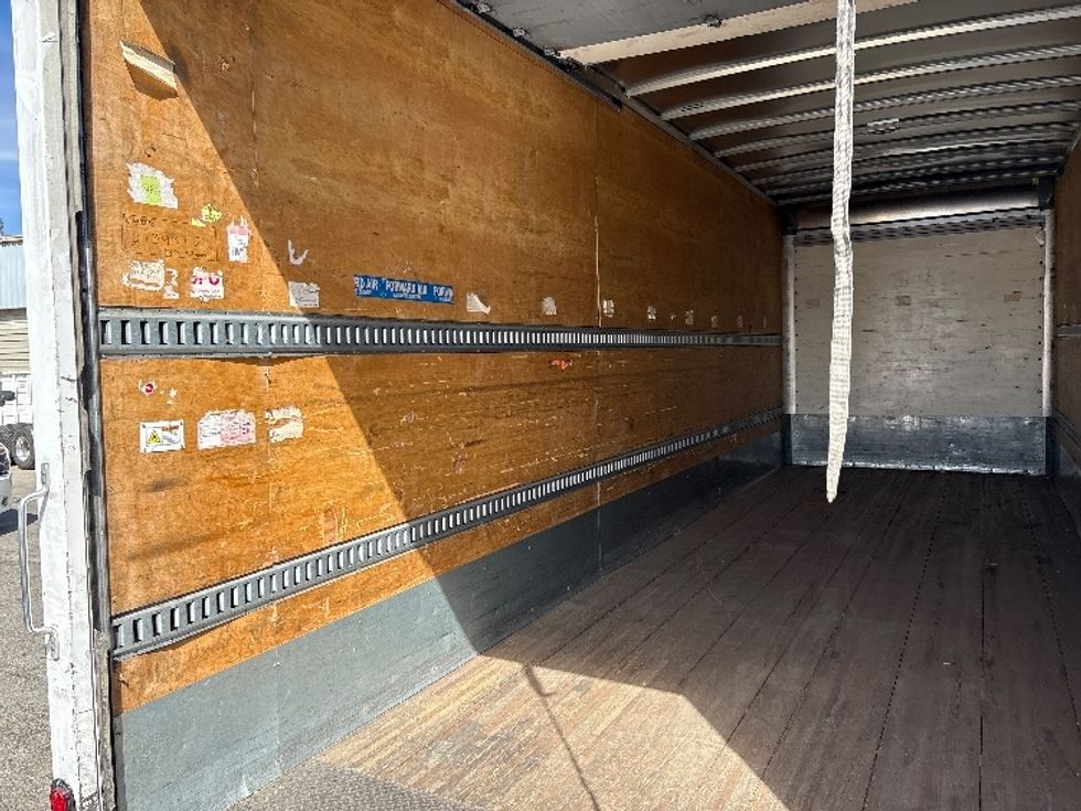 Medium Duty Box Truck-Light and Medium Duty Trucks-International-2020-MV607-West Sacramento-CA-213,908\n\t\tmiles-$ 47,250 - Image 11