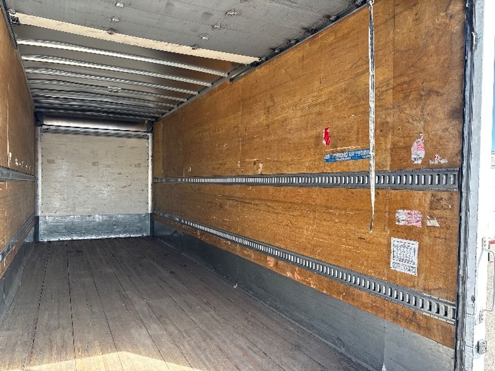 Medium Duty Box Truck-Light and Medium Duty Trucks-International-2020-MV607-West Sacramento-CA-213,908\n\t\tmiles-$ 47,250 - Image 12
