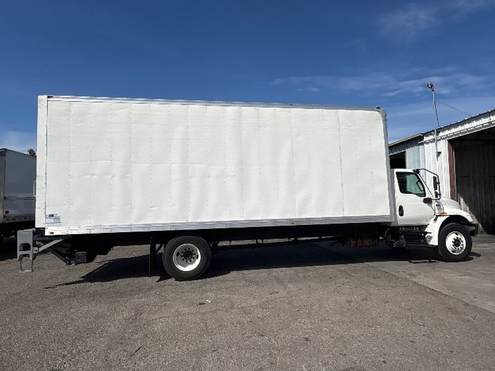 Medium Duty Box Truck-Light and Medium Duty Trucks-International-2020-MV607-West Sacramento-CA-213,908\n\t\tmiles-$ 47,250 - Image 15