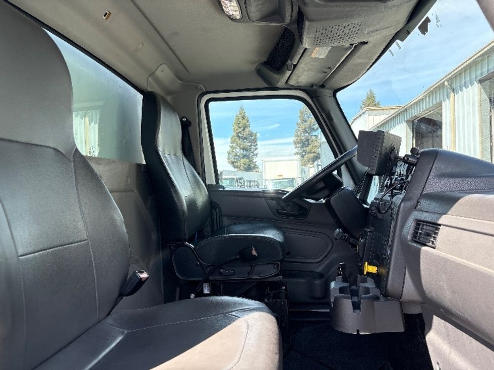 Medium Duty Box Truck-Light and Medium Duty Trucks-International-2020-MV607-West Sacramento-CA-213,908\n\t\tmiles-$ 47,250 - Image 22