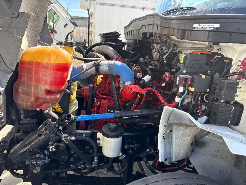 Medium Duty Box Truck-Light and Medium Duty Trucks-International-2020-MV607-West Sacramento-CA-213,908\n\t\tmiles-$ 47,250 - Image 24