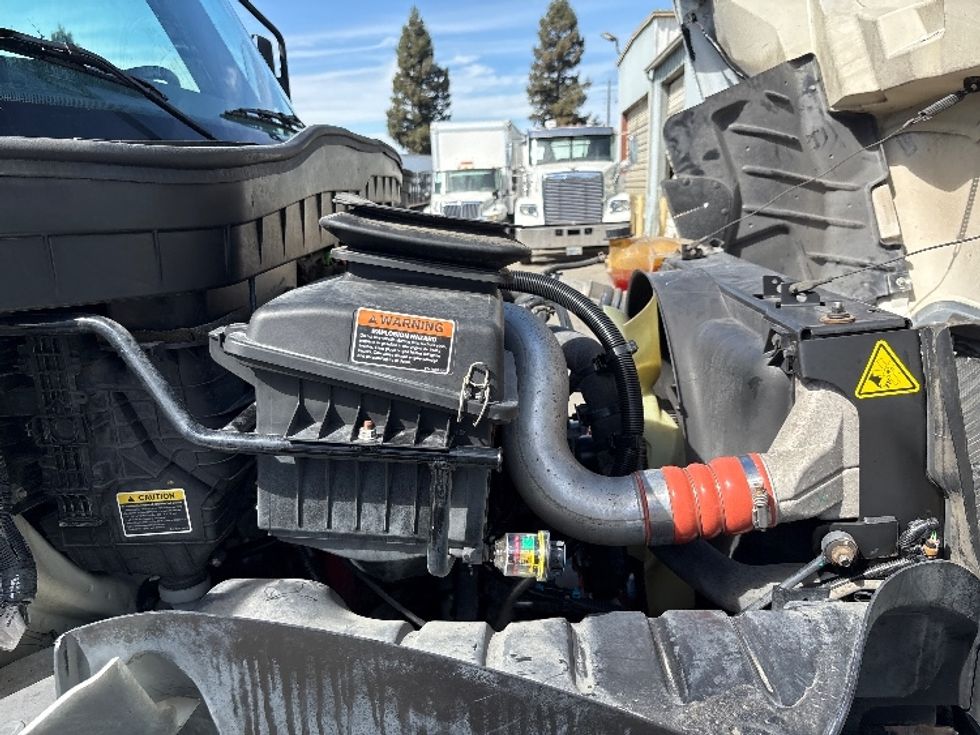 Medium Duty Box Truck-Light and Medium Duty Trucks-International-2020-MV607-West Sacramento-CA-213,908\n\t\tmiles-$ 47,250 - Image 23