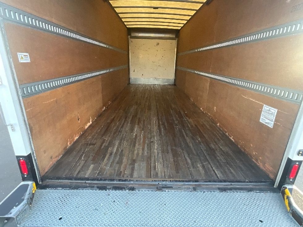 Medium Duty Box Truck-Light and Medium Duty Trucks-International-2020-MV607-West Sacramento-CA-218,157\n\t\tmiles-$ 43,000 - Image 10