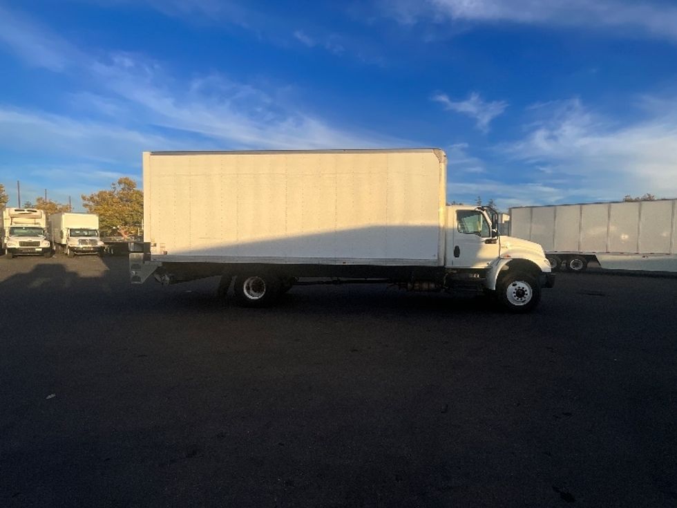 Medium Duty Box Truck-Light and Medium Duty Trucks-International-2020-MV607-West Sacramento-CA-218,157\n\t\tmiles-$ 43,000 - Image 15