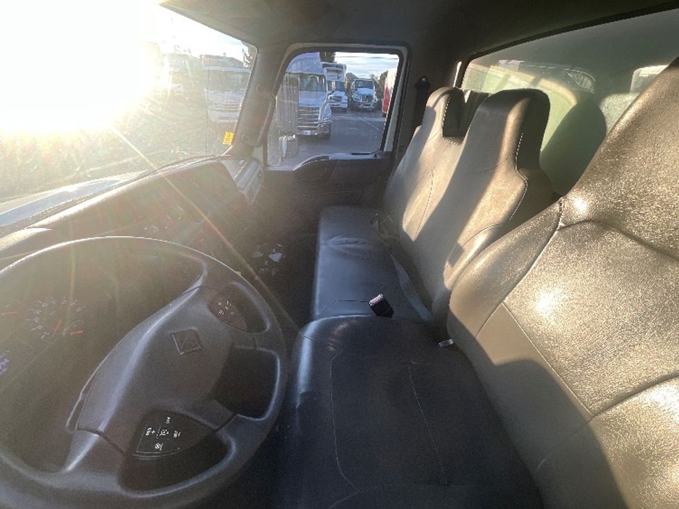 Medium Duty Box Truck-Light and Medium Duty Trucks-International-2020-MV607-West Sacramento-CA-218,157\n\t\tmiles-$ 43,000 - Image 19