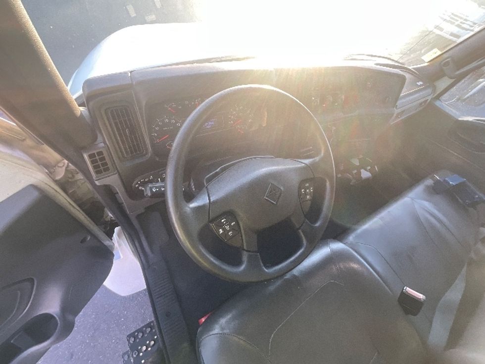 Medium Duty Box Truck-Light and Medium Duty Trucks-International-2020-MV607-West Sacramento-CA-218,157\n\t\tmiles-$ 43,000 - Image 17