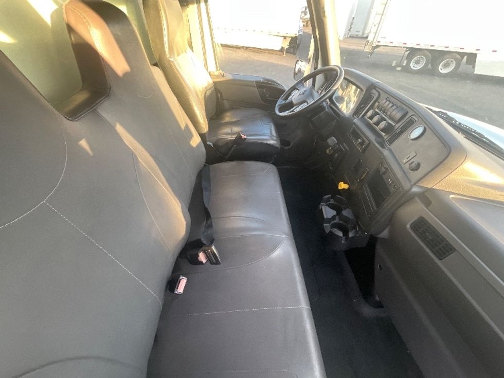 Medium Duty Box Truck-Light and Medium Duty Trucks-International-2020-MV607-West Sacramento-CA-218,157\n\t\tmiles-$ 43,000 - Image 22