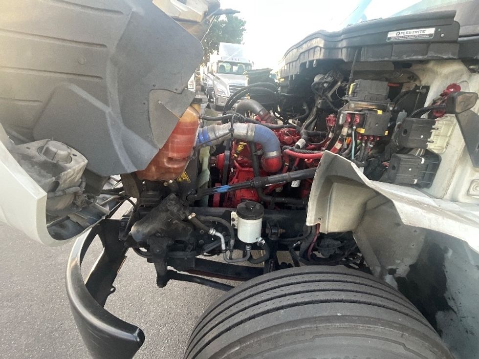 Medium Duty Box Truck-Light and Medium Duty Trucks-International-2020-MV607-West Sacramento-CA-218,157\n\t\tmiles-$ 43,000 - Image 24