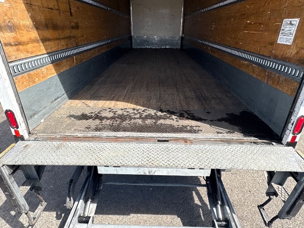 Medium Duty Box Truck-Light and Medium Duty Trucks-International-2020-MV607-West Sacramento-CA-241,202\n\t\tmiles-$ 46,000 - Image 10
