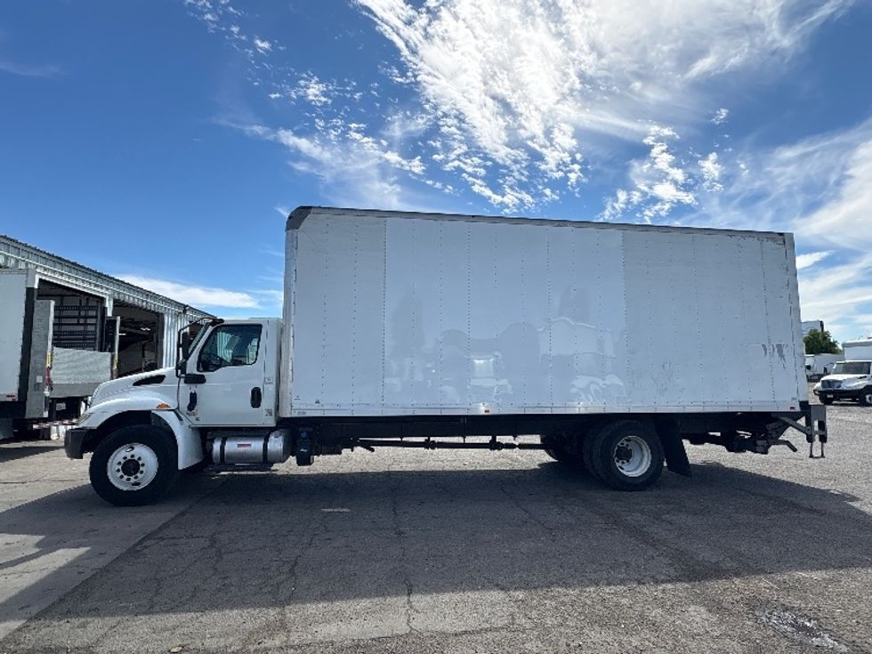 Medium Duty Box Truck-Light and Medium Duty Trucks-International-2020-MV607-West Sacramento-CA-241,202\n\t\tmiles-$ 46,000 - Image 4