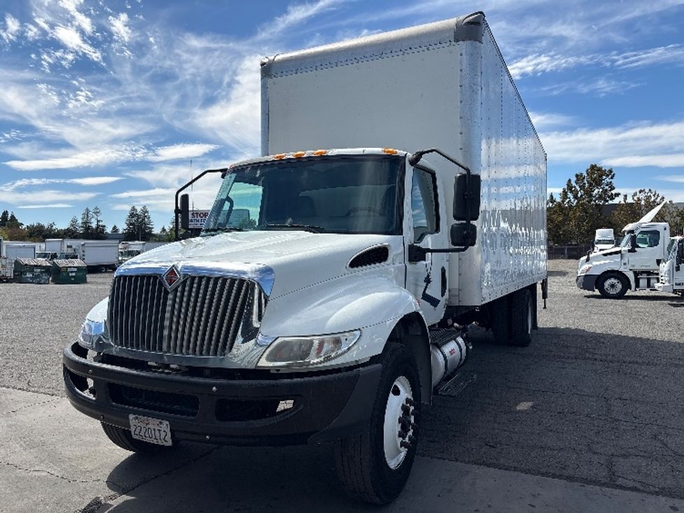 Medium Duty Box Truck-Light and Medium Duty Trucks-International-2020-MV607-West Sacramento-CA-241,202\n\t\tmiles-$ 46,000 - Image 3