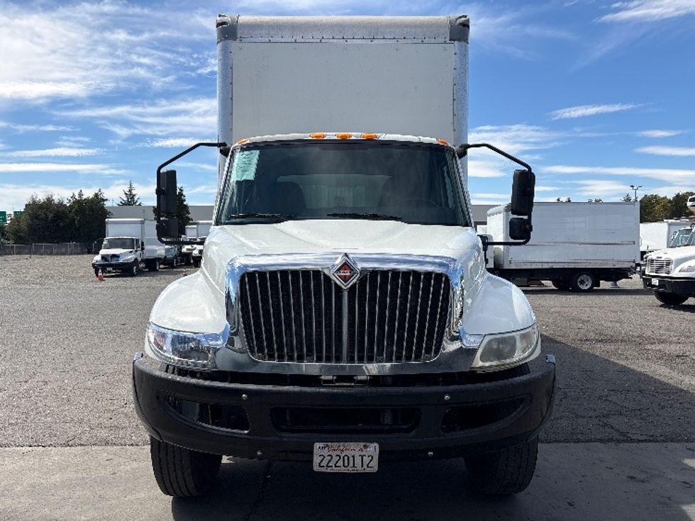Medium Duty Box Truck-Light and Medium Duty Trucks-International-2020-MV607-West Sacramento-CA-241,202\n\t\tmiles-$ 46,000 - Image 2