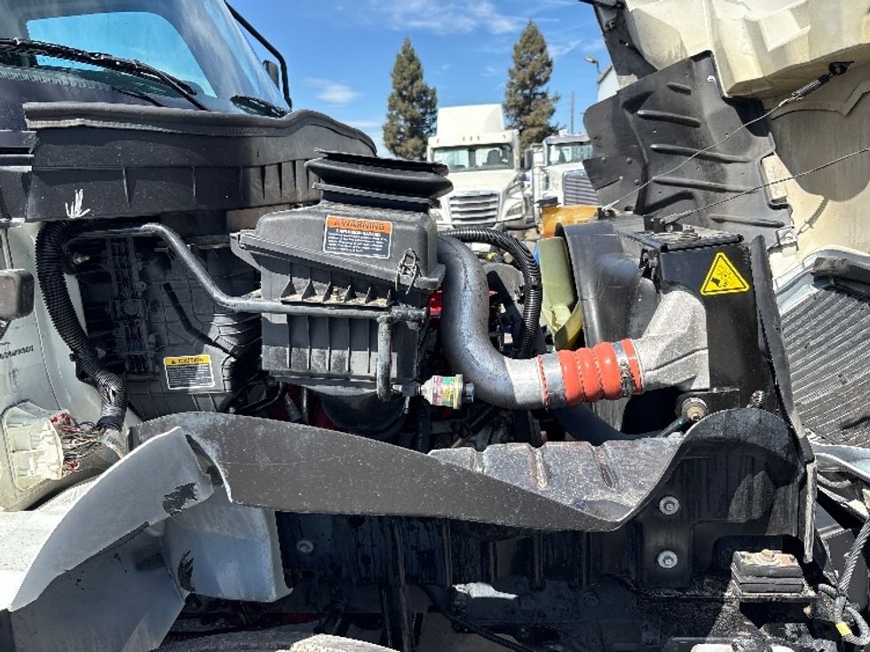 Medium Duty Box Truck-Light and Medium Duty Trucks-International-2020-MV607-West Sacramento-CA-241,202\n\t\tmiles-$ 46,000 - Image 23