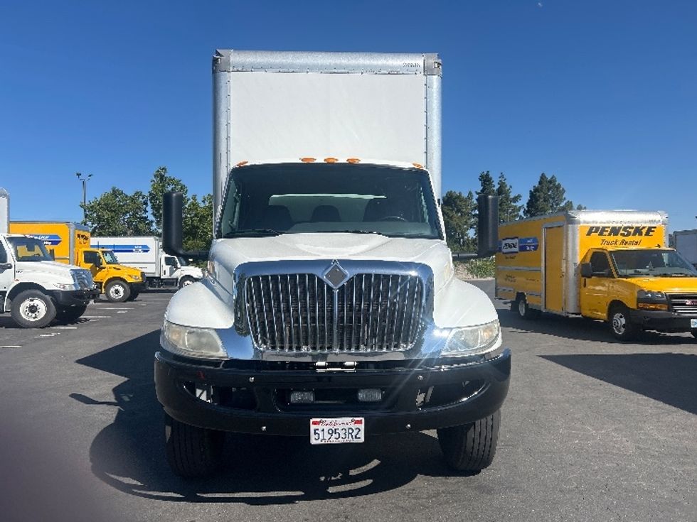 Medium Duty Box Truck-Light and Medium Duty Trucks-International-2020-MV607-West Sacramento-CA-266,080\n\t\tmiles-$ 39,750 - Image 2