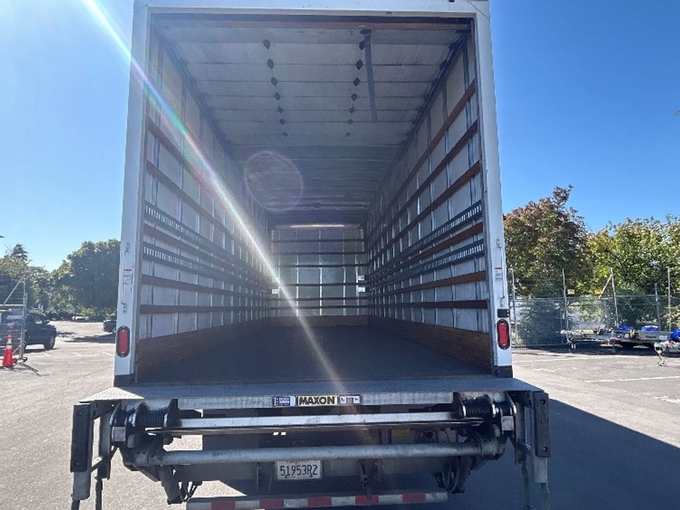 Medium Duty Box Truck-Light and Medium Duty Trucks-International-2020-MV607-West Sacramento-CA-266,080\n\t\tmiles-$ 39,750 - Image 8