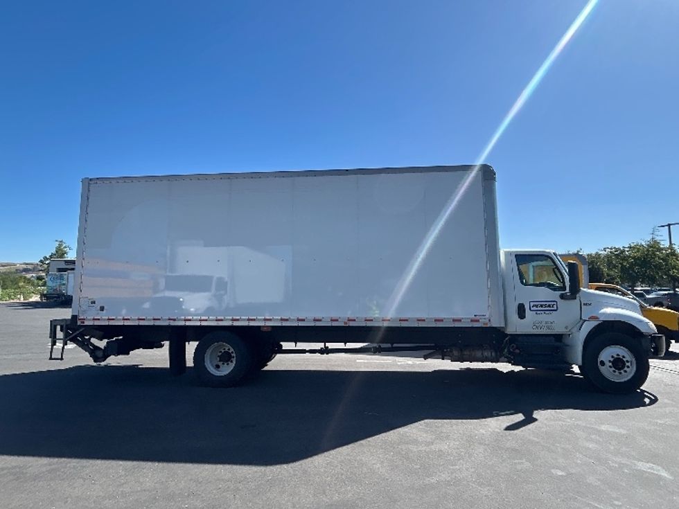 Medium Duty Box Truck-Light and Medium Duty Trucks-International-2020-MV607-West Sacramento-CA-266,080\n\t\tmiles-$ 39,750 - Image 15
