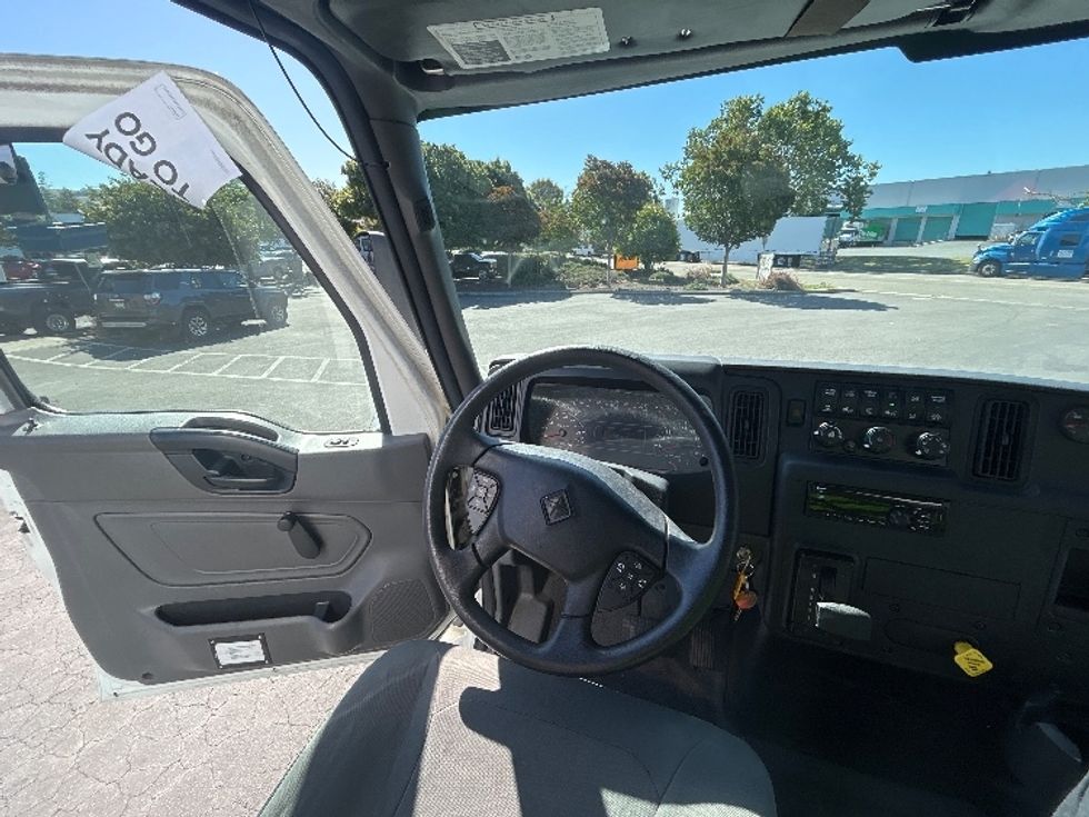 Medium Duty Box Truck-Light and Medium Duty Trucks-International-2020-MV607-West Sacramento-CA-266,080\n\t\tmiles-$ 39,750 - Image 18
