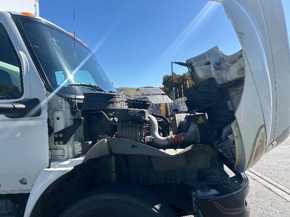 Medium Duty Box Truck-Light and Medium Duty Trucks-International-2020-MV607-West Sacramento-CA-266,080\n\t\tmiles-$ 39,750 - Image 23