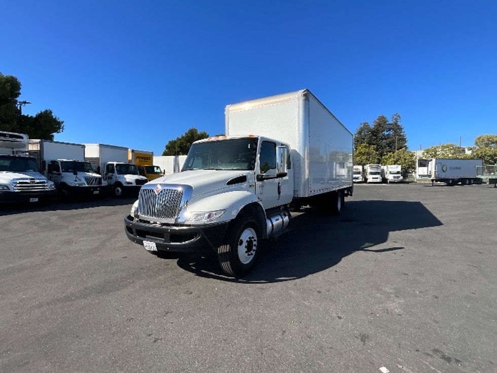Medium Duty Box Truck-Light and Medium Duty Trucks-International-2020-MV607-West Sacramento-CA-73,964\n\t\tmiles-$ 70,500 - Image 3