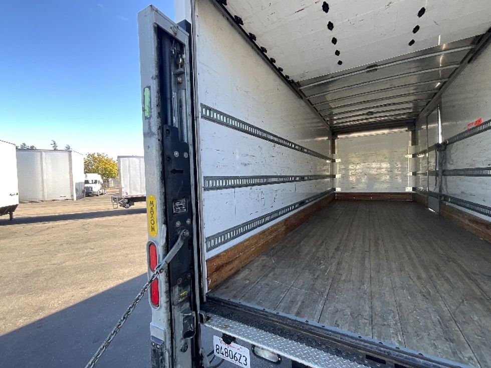 Medium Duty Box Truck-Light and Medium Duty Trucks-International-2020-MV607-West Sacramento-CA-73,964\n\t\tmiles-$ 70,500 - Image 10