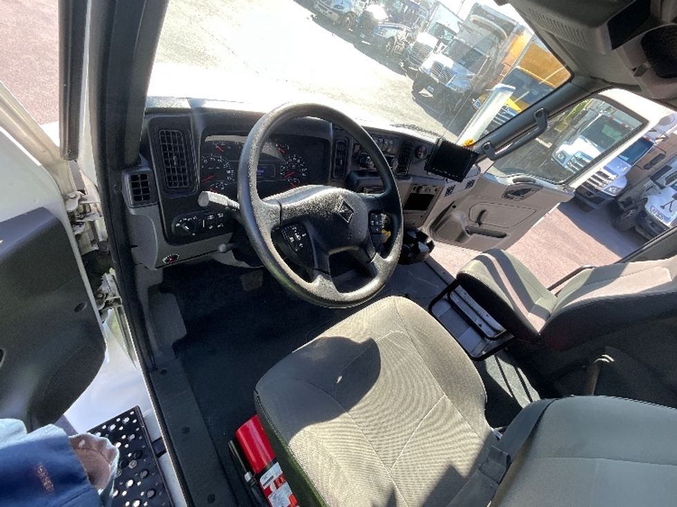 Medium Duty Box Truck-Light and Medium Duty Trucks-International-2020-MV607-West Sacramento-CA-73,964\n\t\tmiles-$ 70,500 - Image 16