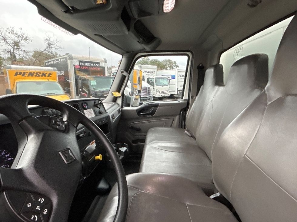Medium Duty Box Truck-Light and Medium Duty Trucks-International-2020-MV607-West Sacramento-CA-85,639\n\t\tmiles-$ 53,500 - Image 19