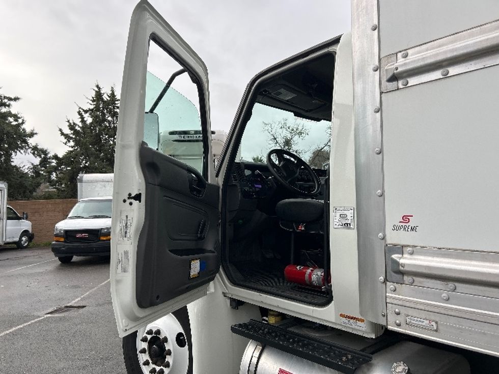Medium Duty Box Truck-Light and Medium Duty Trucks-International-2020-MV607-West Sacramento-CA-85,639\n\t\tmiles-$ 53,500 - Image 16