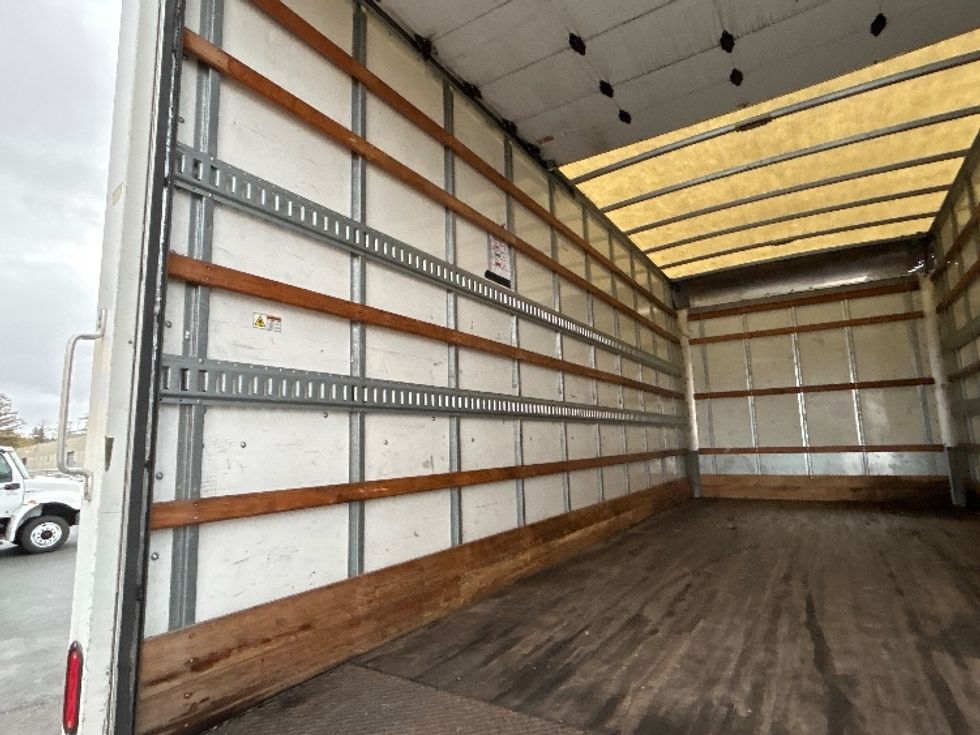Medium Duty Box Truck-Light and Medium Duty Trucks-International-2020-MV607-West Sacramento-CA-85,639\n\t\tmiles-$ 53,500 - Image 11