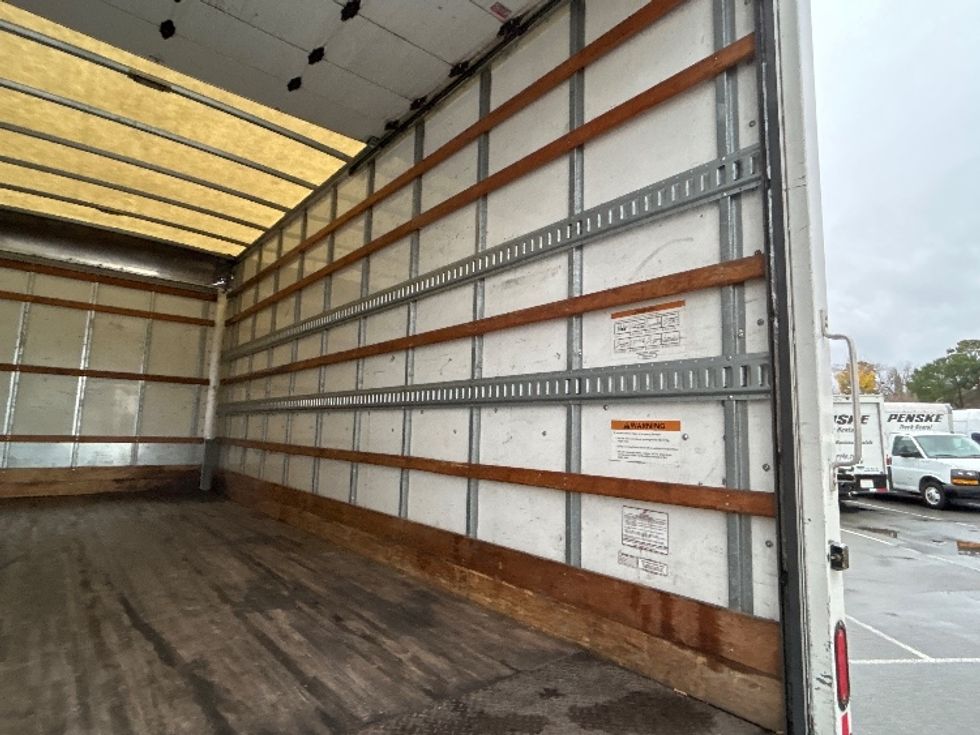 Medium Duty Box Truck-Light and Medium Duty Trucks-International-2020-MV607-West Sacramento-CA-85,639\n\t\tmiles-$ 53,500 - Image 12