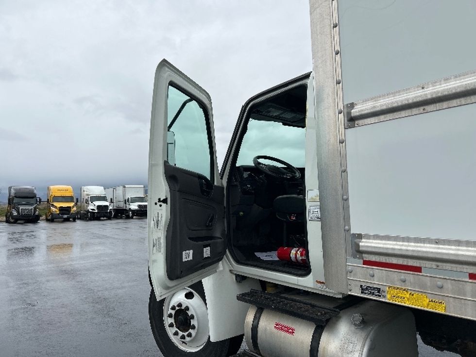 Medium Duty Box Truck-Light and Medium Duty Trucks-International-2020-MV607-West Valley City-UT-117,977\n\t\tmiles-$ 58,750 - Image 16