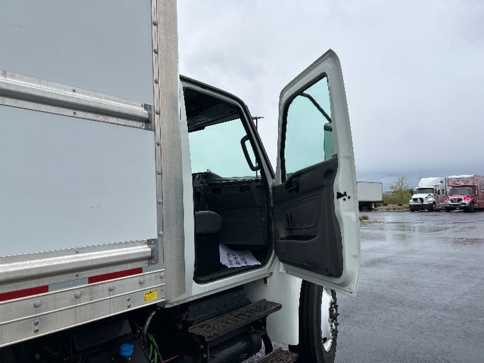 Medium Duty Box Truck-Light and Medium Duty Trucks-International-2020-MV607-West Valley City-UT-117,977\n\t\tmiles-$ 58,750 - Image 20