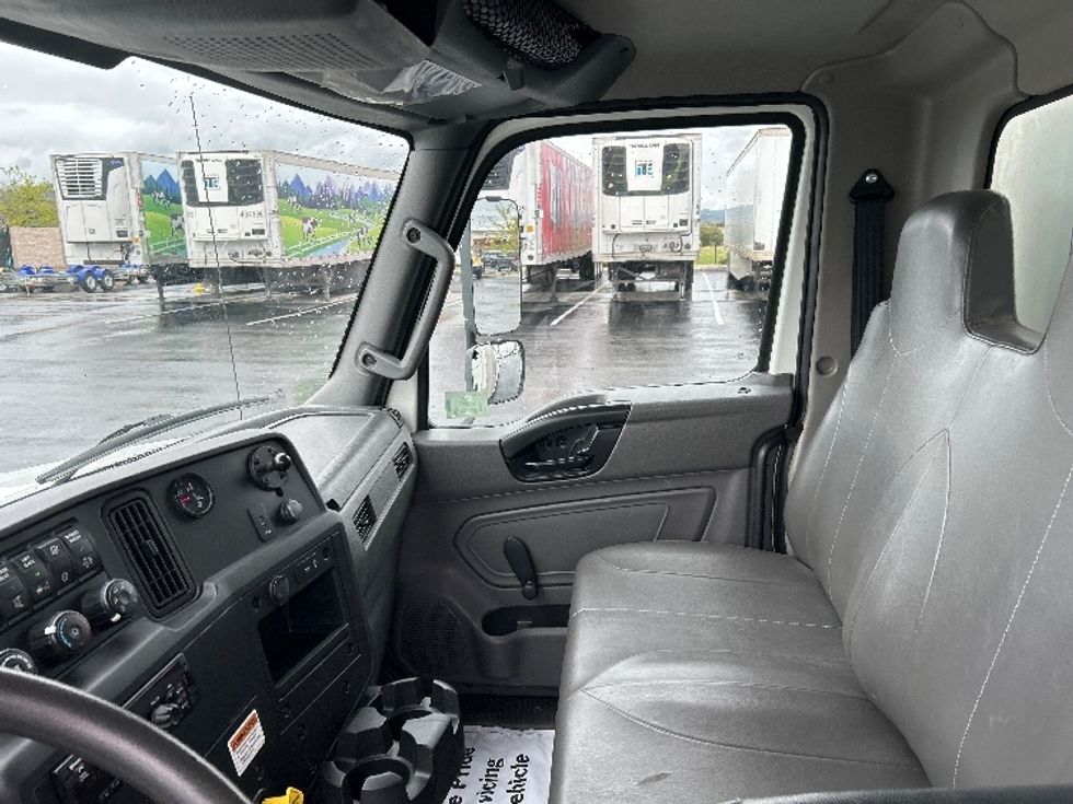 Medium Duty Box Truck-Light and Medium Duty Trucks-International-2020-MV607-West Valley City-UT-117,977\n\t\tmiles-$ 58,750 - Image 19