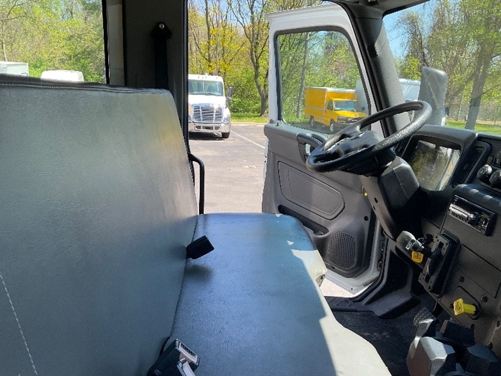 Medium Duty Box Truck-Light and Medium Duty Trucks-International-2020-MV607-West Valley City-UT-121,849\n\t\tmiles-$ 65,000 - Image 22