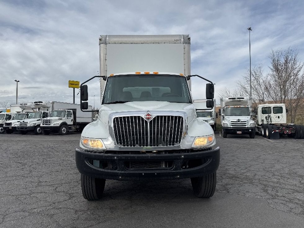 Medium Duty Box Truck-Light and Medium Duty Trucks-International-2020-MV607-West Valley City-UT-192,118\n\t\tmiles-$ 42,750 - Image 2