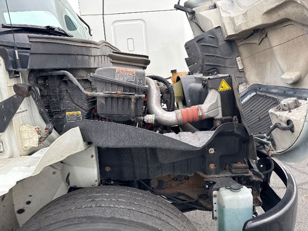 Medium Duty Box Truck-Light and Medium Duty Trucks-International-2020-MV607-West Valley City-UT-192,118\n\t\tmiles-$ 42,750 - Image 23