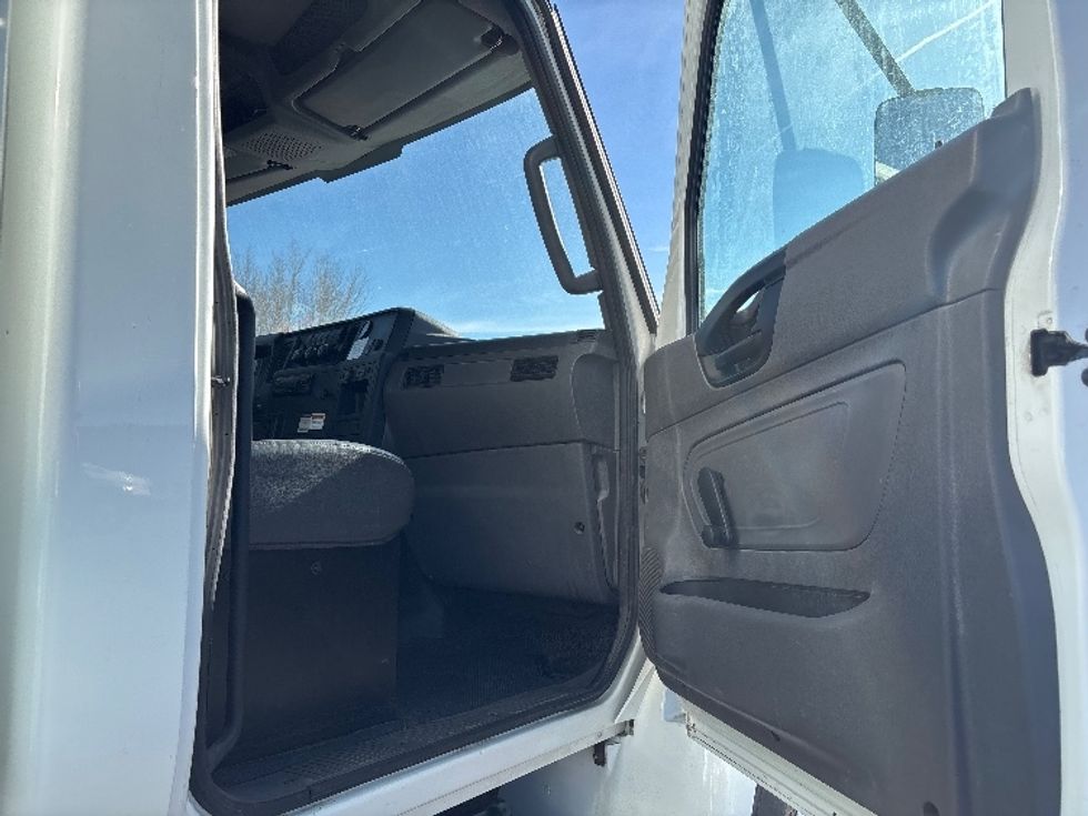 Medium Duty Box Truck-Light and Medium Duty Trucks-International-2020-MV607-West Valley City-UT-79,998\n\t\tmiles-$ 58,000 - Image 20