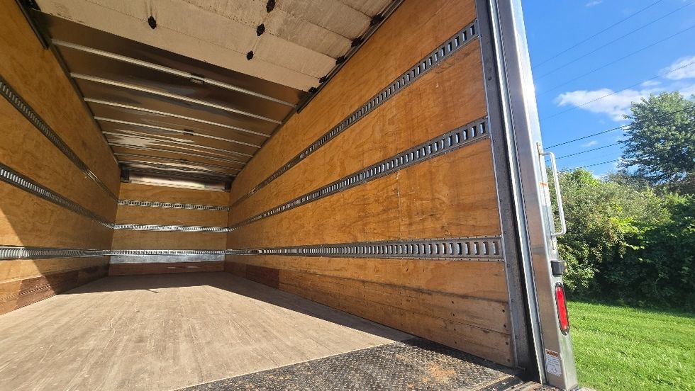 Medium Duty Box Truck-Light and Medium Duty Trucks-International-2020-MV607-White Deer-PA-128,179\n\t\tmiles-$ 62,500 - Image 12