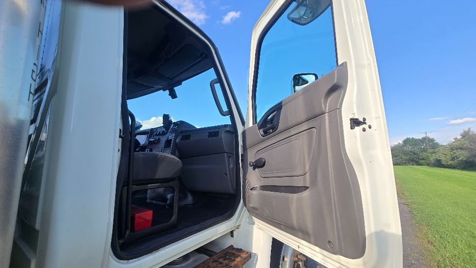 Medium Duty Box Truck-Light and Medium Duty Trucks-International-2020-MV607-White Deer-PA-128,179\n\t\tmiles-$ 62,500 - Image 20