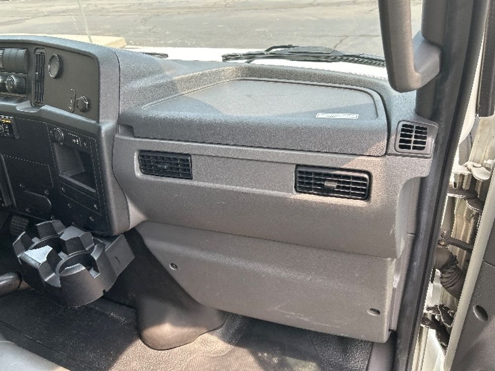 Medium Duty Box Truck-Light and Medium Duty Trucks-International-2020-MV607-White Deer-PA-143,675\n\t\tmiles-$ 40,000 - Image 20
