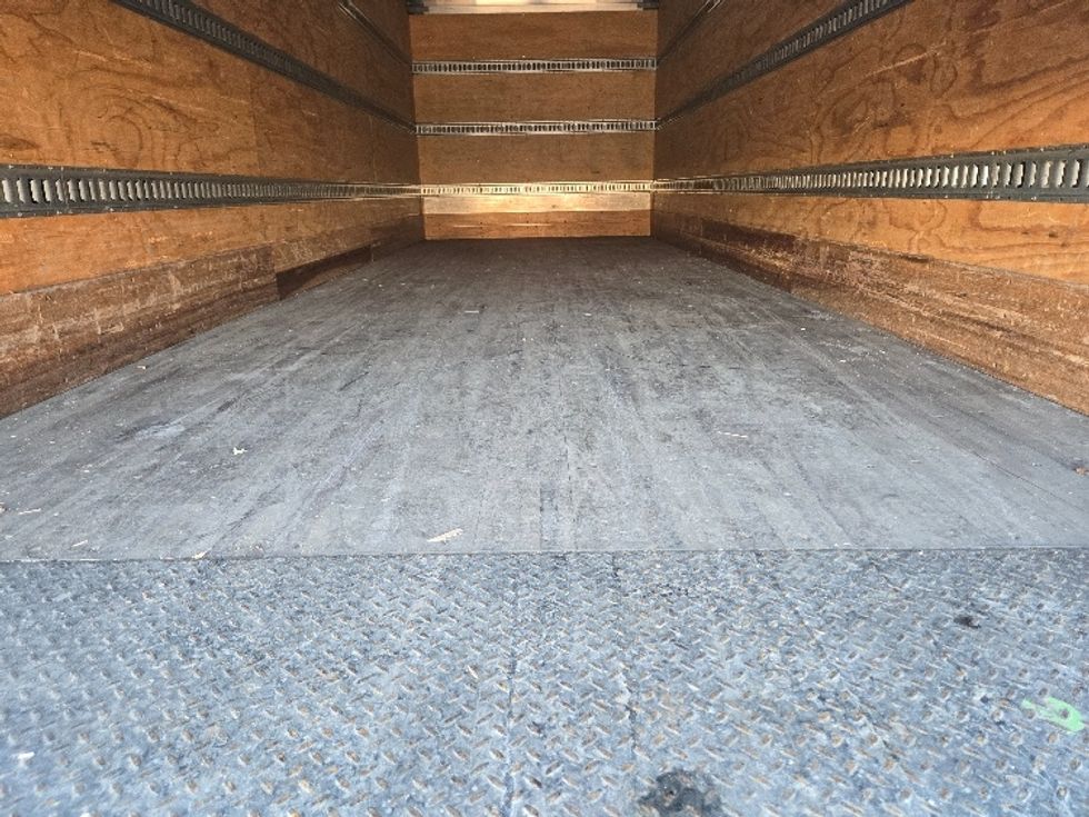 Medium Duty Box Truck-Light and Medium Duty Trucks-International-2020-MV607-White Deer-PA-97,097\n\t\tmiles-$ 55,000 - Image 10