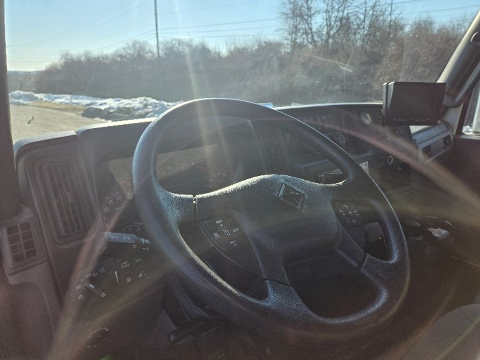 Medium Duty Box Truck-Light and Medium Duty Trucks-International-2020-MV607-White Deer-PA-97,097\n\t\tmiles-$ 55,000 - Image 17