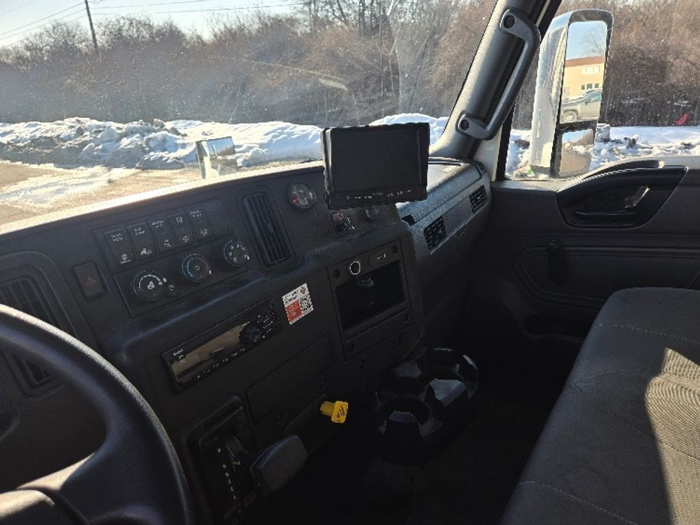 Medium Duty Box Truck-Light and Medium Duty Trucks-International-2020-MV607-White Deer-PA-97,097\n\t\tmiles-$ 55,000 - Image 19