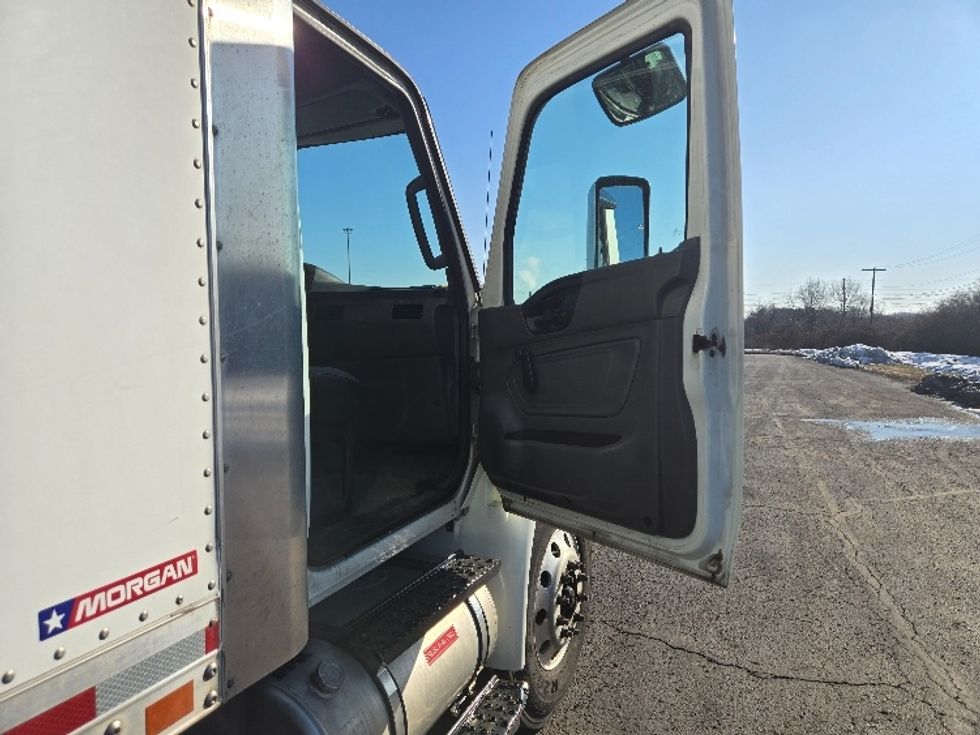 Medium Duty Box Truck-Light and Medium Duty Trucks-International-2020-MV607-White Deer-PA-97,097\n\t\tmiles-$ 55,000 - Image 20